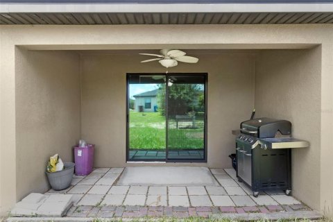 House in Haines City, Florida 3 bedrooms, 128.02 sq.m. № 1798064 - photo 18