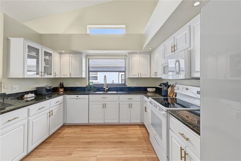 Villa ou maison à vendre à Spring Hill, Floride: 2 chambres, 187.66 m2 № 2399303 - photo 25