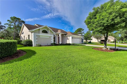 Villa ou maison à vendre à Spring Hill, Floride: 2 chambres, 187.66 m2 № 2399303 - photo 4