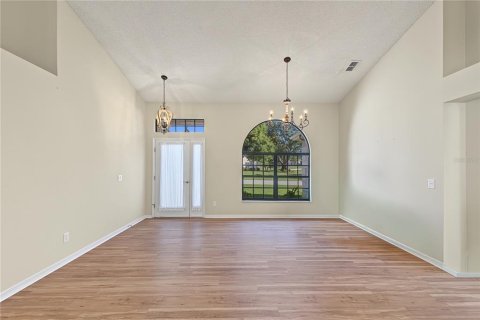 Villa ou maison à vendre à Spring Hill, Floride: 2 chambres, 187.66 m2 № 2399303 - photo 9