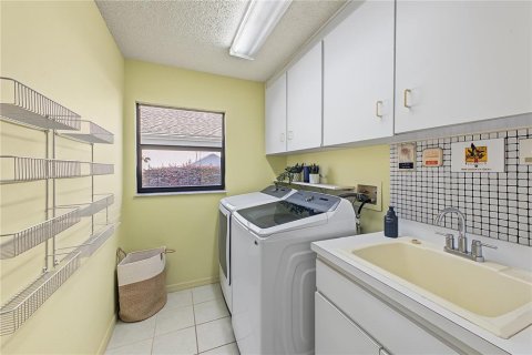 Villa ou maison à vendre à Spring Hill, Floride: 2 chambres, 187.66 m2 № 2399303 - photo 30