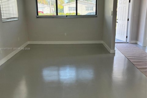 Снять в аренду виллу или дом в Норт-Майами-Бич, Флорида 3 спальни, 110.55м2, № 2042593 - фото 3