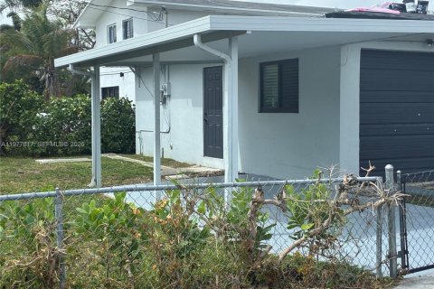 Снять в аренду виллу или дом в Норт-Майами-Бич, Флорида 3 спальни, 110.55м2, № 2042593 - фото 8