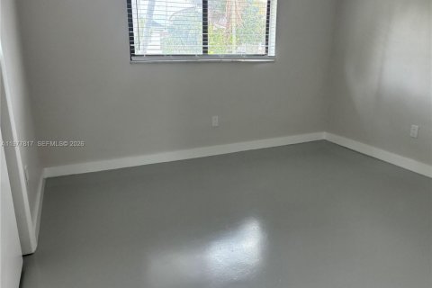 Снять в аренду виллу или дом в Норт-Майами-Бич, Флорида 3 спальни, 110.55м2, № 2042593 - фото 4