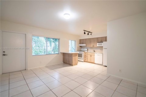 Appartement à louer à Miami, Floride: 1 chambre, 51.1 m2 № 1956710 - photo 3