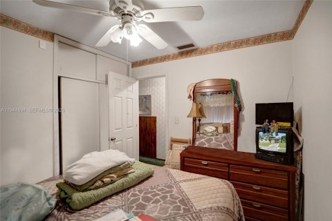 House in Lauderhill, Florida 3 bedrooms, 147.71 sq.m. № 2003181 - photo 21