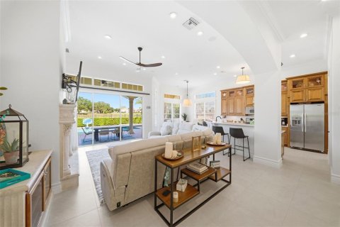 Casa en venta en Kissimmee, Florida, 5 dormitorios, 428.74 m2 № 2212838 - foto 15