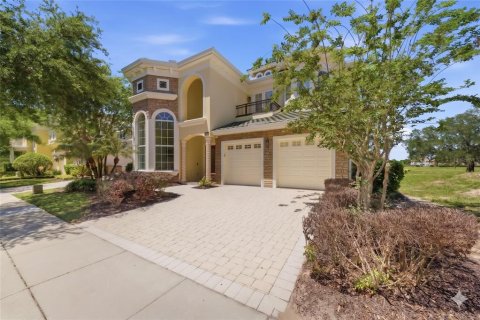 House in Kissimmee, Florida 5 bedrooms, 428.74 sq.m. № 2212838