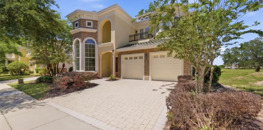 Casa en Kissimmee, Florida 5 dormitorios, 428.74 m2 № 2212838