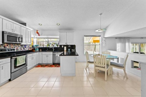 Casa en venta en Lake Worth, Florida, 4 dormitorios, 247.49 m2 № 2192390 - foto 12