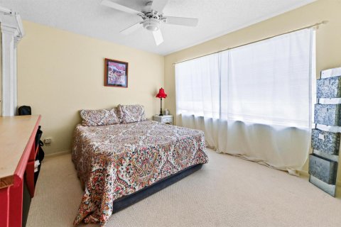 Casa en venta en Lake Worth, Florida, 4 dormitorios, 247.49 m2 № 2192390 - foto 29