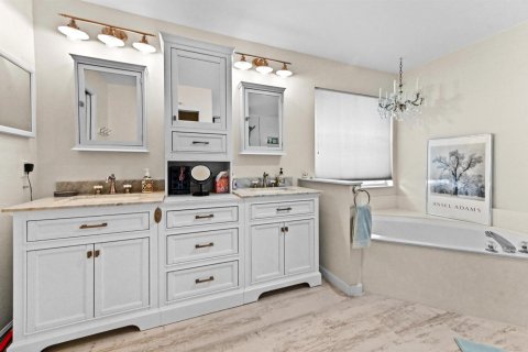 Casa en venta en Lake Worth, Florida, 4 dormitorios, 247.49 m2 № 2192390 - foto 27