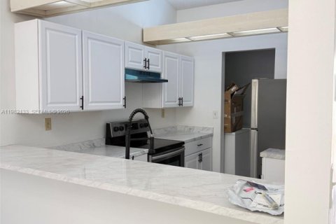 Купить виллу или дом в Майами, Флорида 2 спальни, 117.15м2, № 2047128 - фото 5