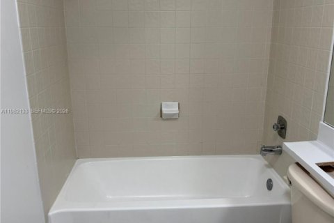 Купить виллу или дом в Майами, Флорида 2 спальни, 117.15м2, № 2047128 - фото 15