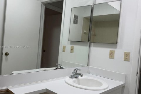 Купить виллу или дом в Майами, Флорида 2 спальни, 117.15м2, № 2047128 - фото 16