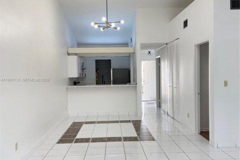 Купить виллу или дом в Майами, Флорида 2 спальни, 117.15м2, № 2047128 - фото 7