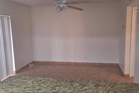 Touwnhouse à louer à Coral Springs, Floride: 3 chambres, 139.35 m2 № 2263777 - photo 7