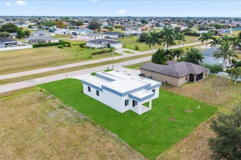 Villa ou maison à vendre à Cape Coral, Floride: 3 chambres, 141.86 m2 № 2040408 - photo 28