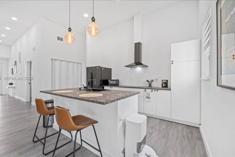 Villa ou maison à vendre à Cape Coral, Floride: 3 chambres, 141.86 m2 № 2040408 - photo 13