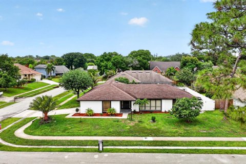 House in Haverhill, Florida 4 bedrooms, 189.8 sq.m. № 2245687 - photo 28