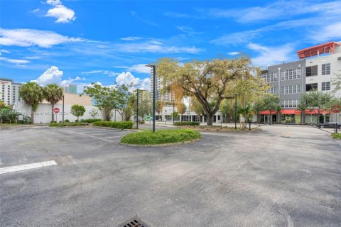 Propiedad comercial en venta en Fort Lauderdale, Florida № 1893225 - foto 9