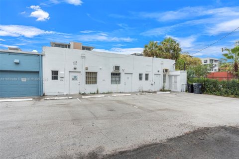 Propiedad comercial en venta en Fort Lauderdale, Florida № 1893225 - foto 6