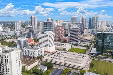 Propiedad comercial en venta en Fort Lauderdale, Florida № 1893225 - foto 19
