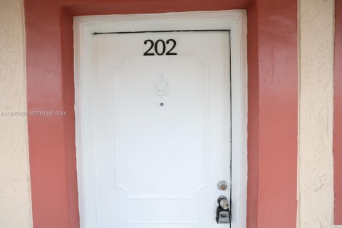 Apartment in Hialeah, Florida 2 bedrooms, 74.32 sq.m. № 2001829 - photo 13