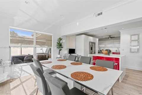 Villa ou maison à vendre à Wilton Manors, Floride: 3 chambres, 162.58 m2 № 1989792 - photo 3