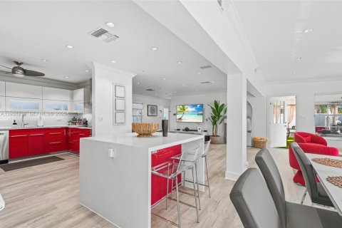 Villa ou maison à vendre à Wilton Manors, Floride: 3 chambres, 162.58 m2 № 1989792 - photo 2