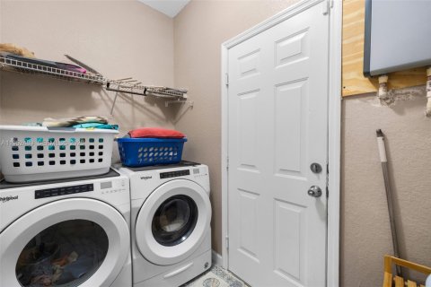 Villa ou maison à vendre à Homestead, Floride: 4 chambres, 181.44 m2 № 2008480 - photo 21