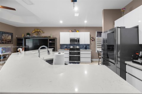 Villa ou maison à vendre à Homestead, Floride: 4 chambres, 181.44 m2 № 2008480 - photo 13