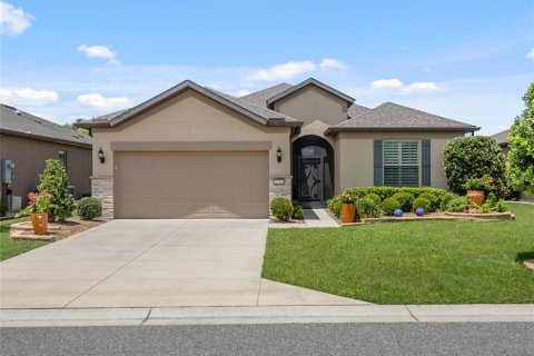 House in Ocala, Florida 2 bedrooms, 188.68 sq.m. № 1780542 - photo 1