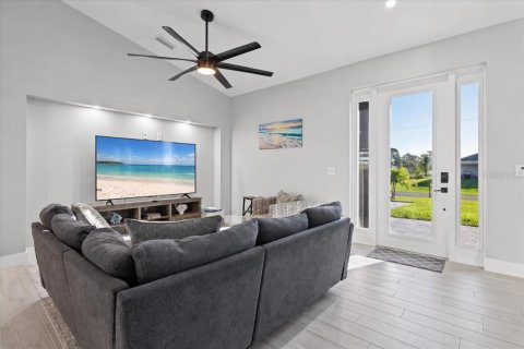 Villa ou maison à vendre à Cape Coral, Floride: 3 chambres, 153.94 m2 № 2430442 - photo 2