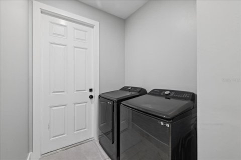 Villa ou maison à vendre à Cape Coral, Floride: 3 chambres, 153.94 m2 № 2430442 - photo 24