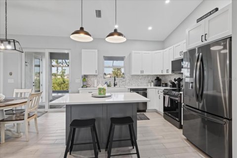 Villa ou maison à vendre à Cape Coral, Floride: 3 chambres, 153.94 m2 № 2430442 - photo 15