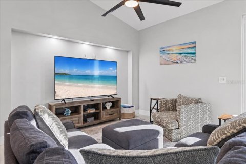 Villa ou maison à vendre à Cape Coral, Floride: 3 chambres, 153.94 m2 № 2430442 - photo 3