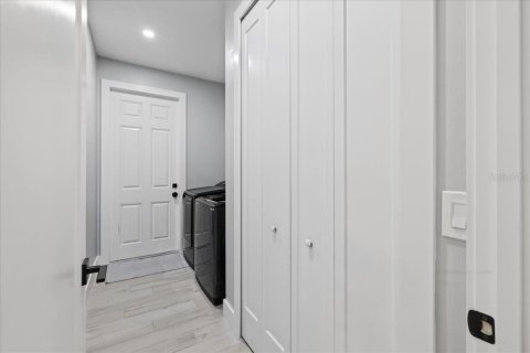 Villa ou maison à vendre à Cape Coral, Floride: 3 chambres, 153.94 m2 № 2430442 - photo 23