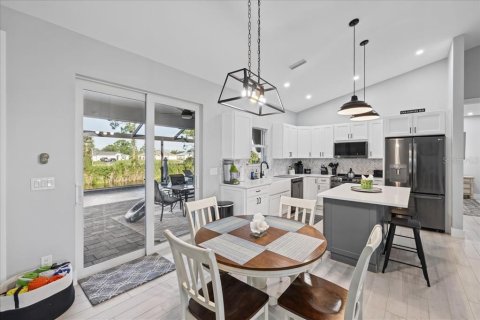 Villa ou maison à vendre à Cape Coral, Floride: 3 chambres, 153.94 m2 № 2430442 - photo 9