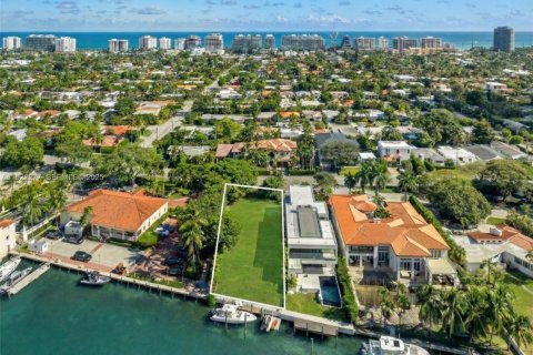 Villa ou maison à vendre à Surfside, Floride: 6 chambres, 204.76 m2 № 1976622 - photo 4