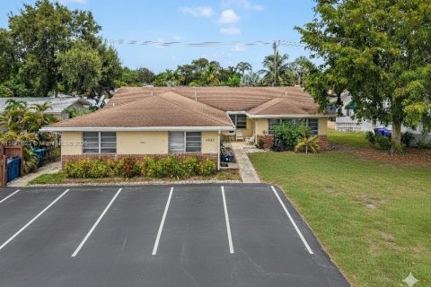 House in Fort Lauderdale, Florida 2 bedrooms, 74.32 sq.m. № 1925311 - photo 3