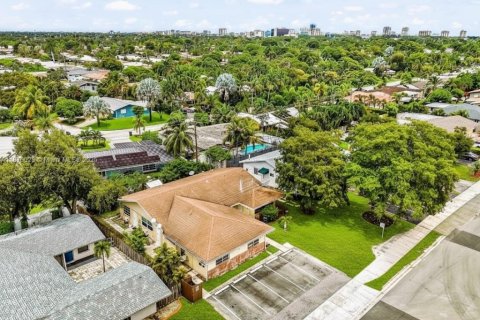 House in Fort Lauderdale, Florida 2 bedrooms, 74.32 sq.m. № 1925311 - photo 2