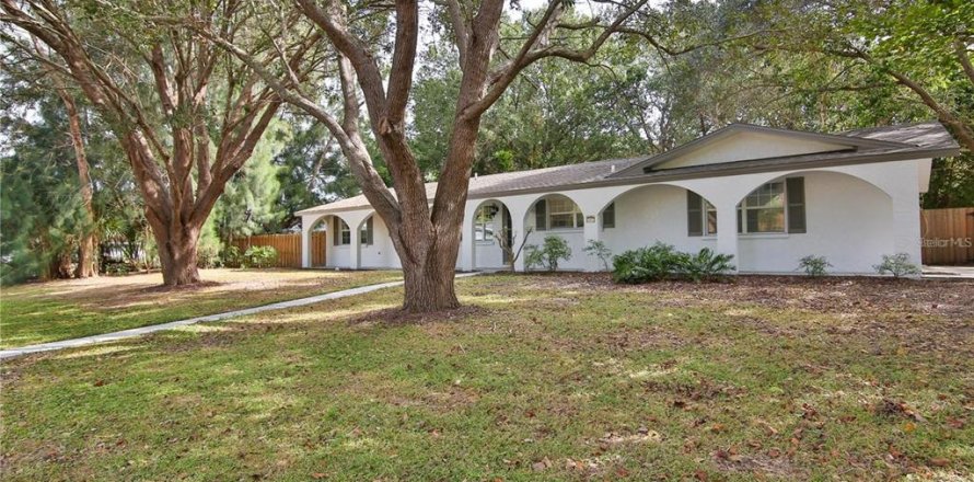 House in Sarasota, Florida 2 bedrooms, 145.95 sq.m. № 1364473