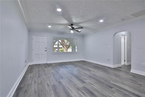 House in Sarasota, Florida 2 bedrooms, 145.95 sq.m. № 1364473 - photo 5