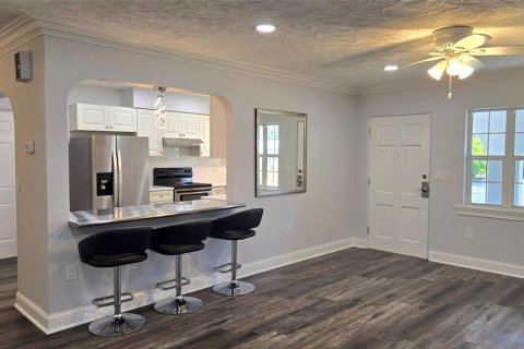 House in Sarasota, Florida 2 bedrooms, 145.95 sq.m. № 1364473 - photo 10