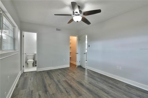 House in Sarasota, Florida 2 bedrooms, 145.95 sq.m. № 1364473 - photo 30