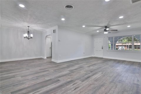House in Sarasota, Florida 2 bedrooms, 145.95 sq.m. № 1364473 - photo 7
