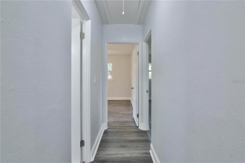 House in Sarasota, Florida 2 bedrooms, 145.95 sq.m. № 1364473 - photo 23