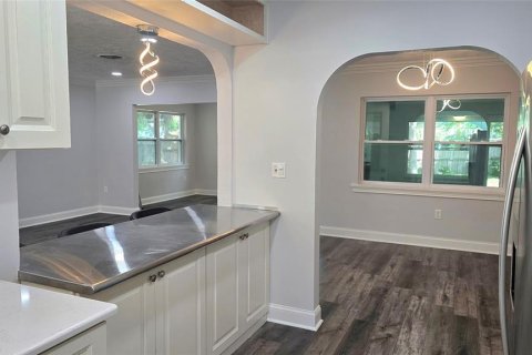 House in Sarasota, Florida 2 bedrooms, 145.95 sq.m. № 1364473 - photo 14