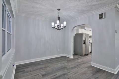 House in Sarasota, Florida 2 bedrooms, 145.95 sq.m. № 1364473 - photo 8